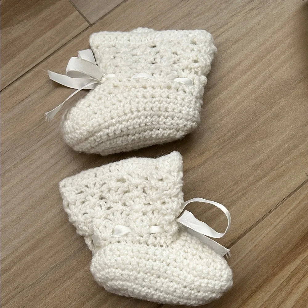 Vintage Handmade Crochet Baby Booties and Hat Set